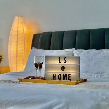 Loft Signature Executive Suite Empire City Petaling Jaya Bagian luar foto